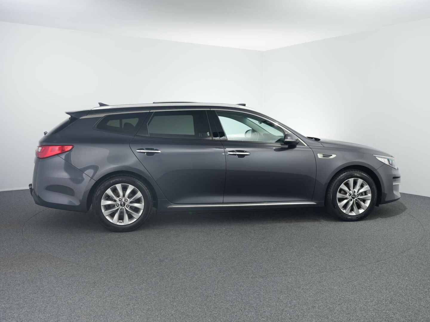 Kia-Optima Sportswagon-13