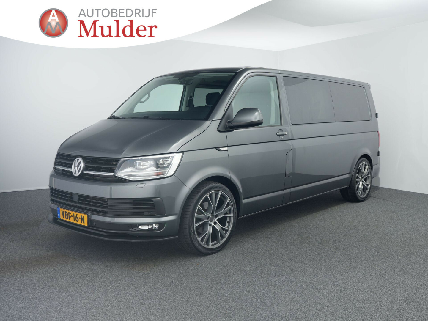 Volkswagen-Transporter-0