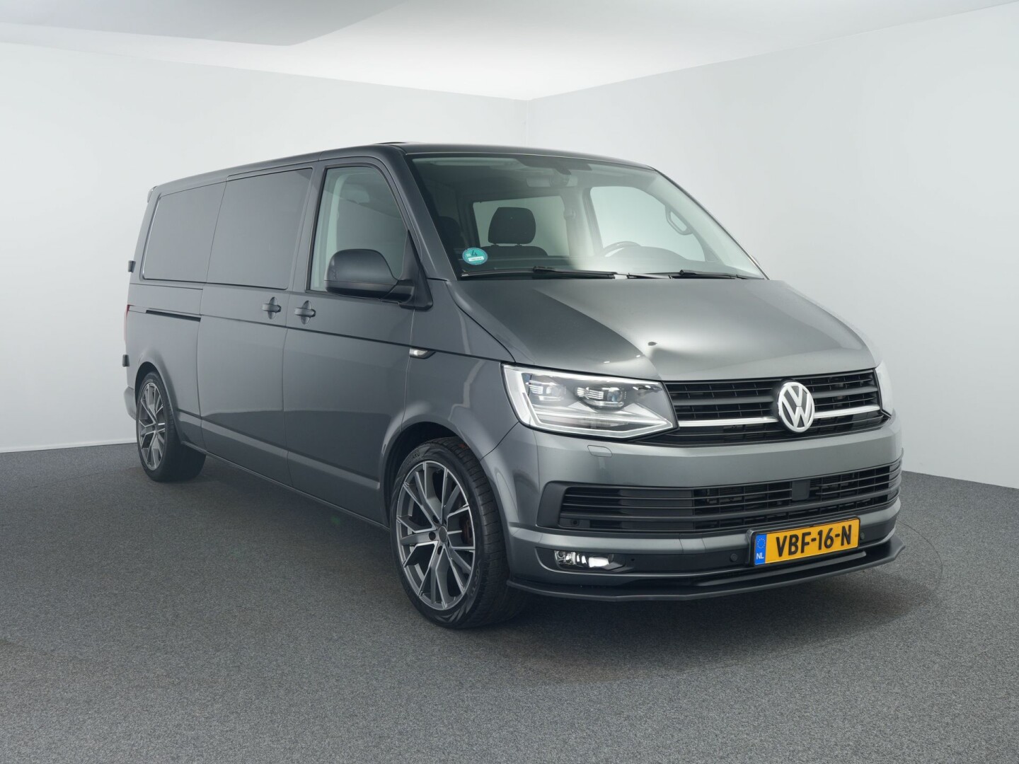 Volkswagen-Transporter-8