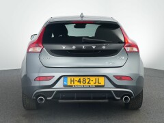 Volvo-V40-5