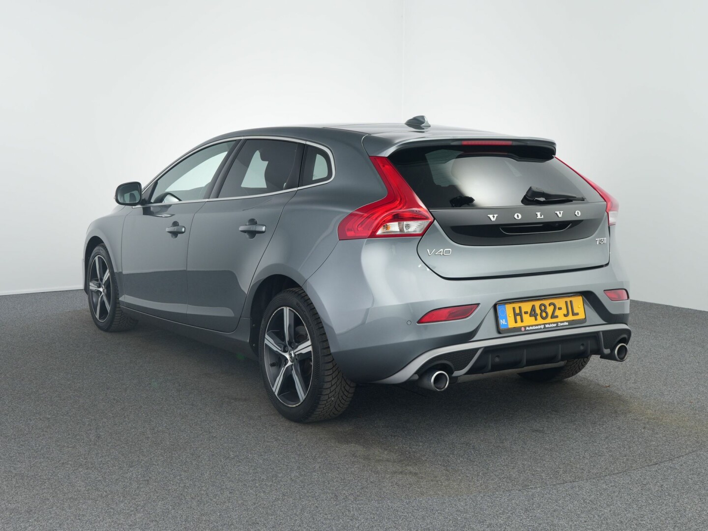 Volvo-V40-9